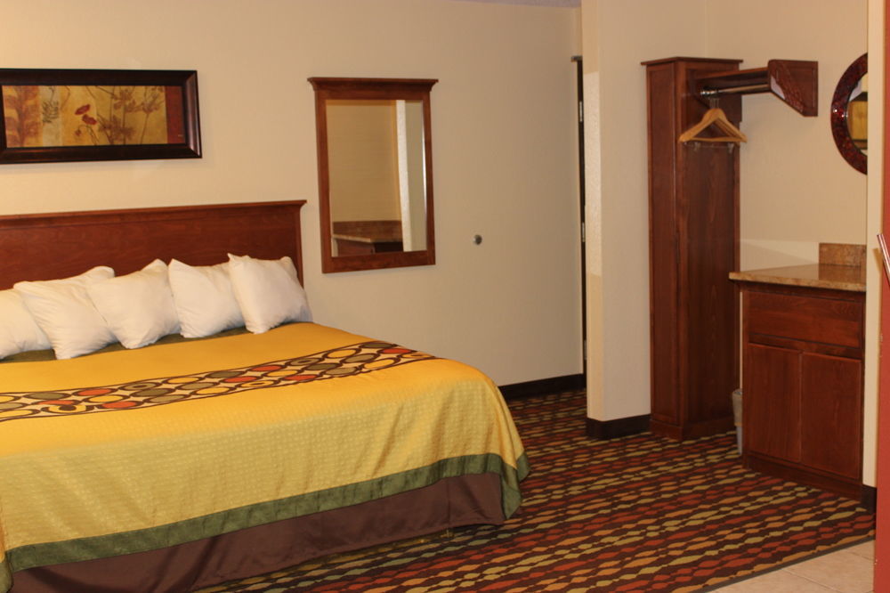 Super 8 By Wyndham Grand Forks Hotell Exteriör bild
