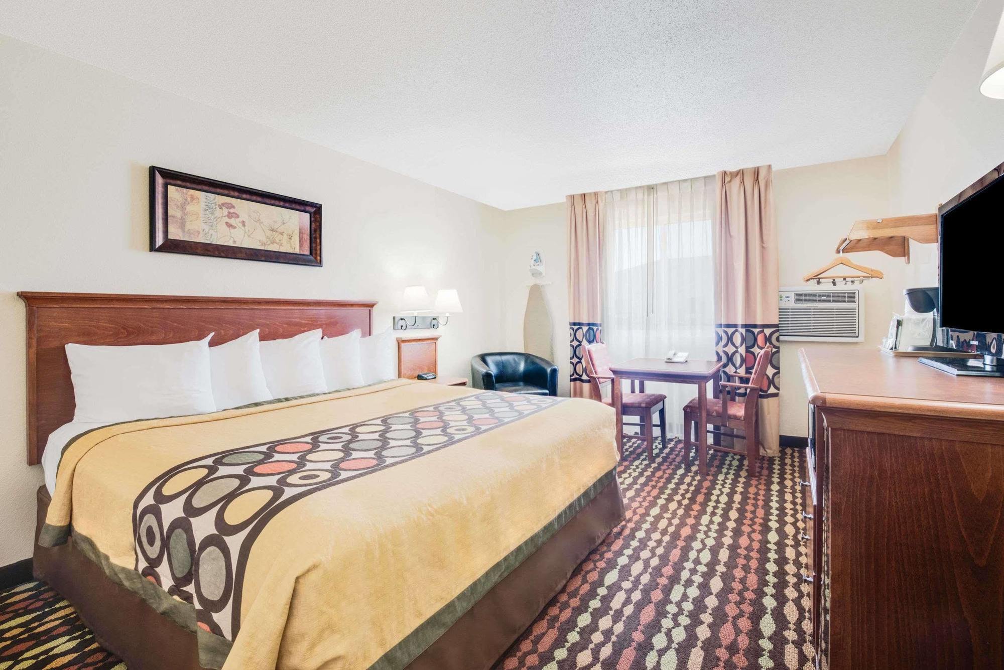 Super 8 By Wyndham Grand Forks Hotell Exteriör bild