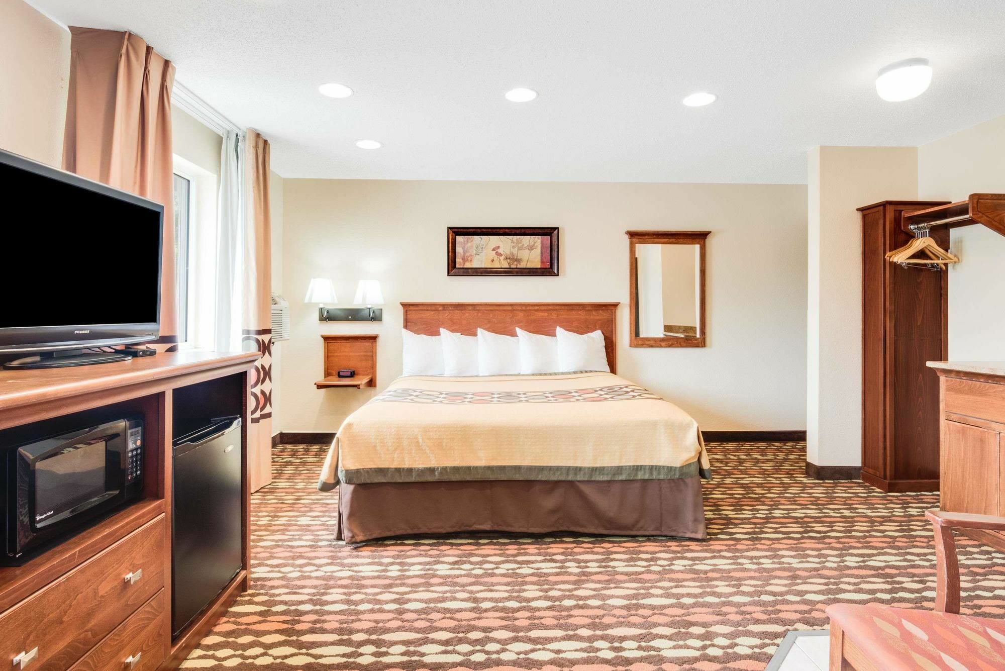 Super 8 By Wyndham Grand Forks Hotell Exteriör bild