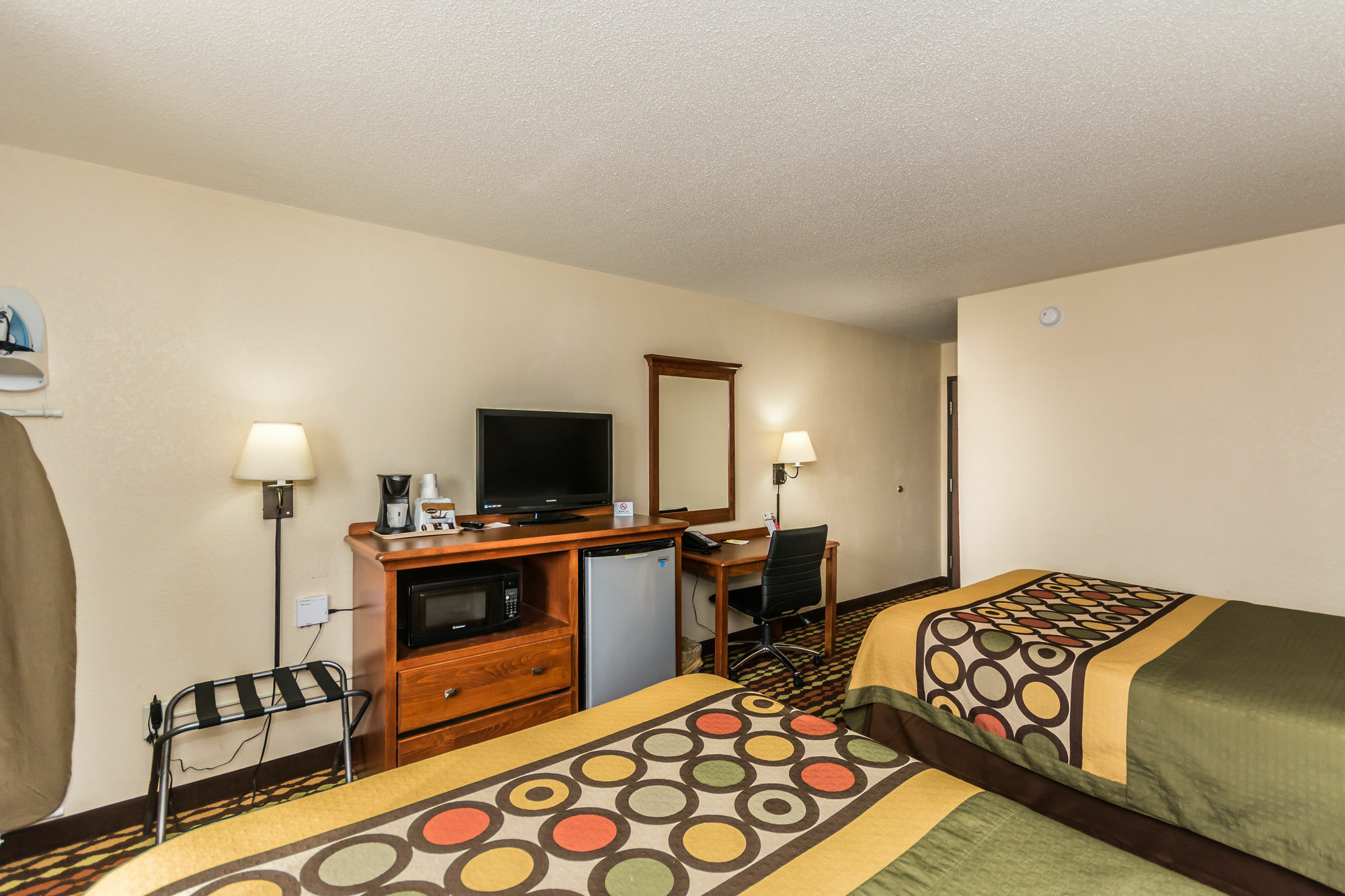 Super 8 By Wyndham Grand Forks Hotell Exteriör bild