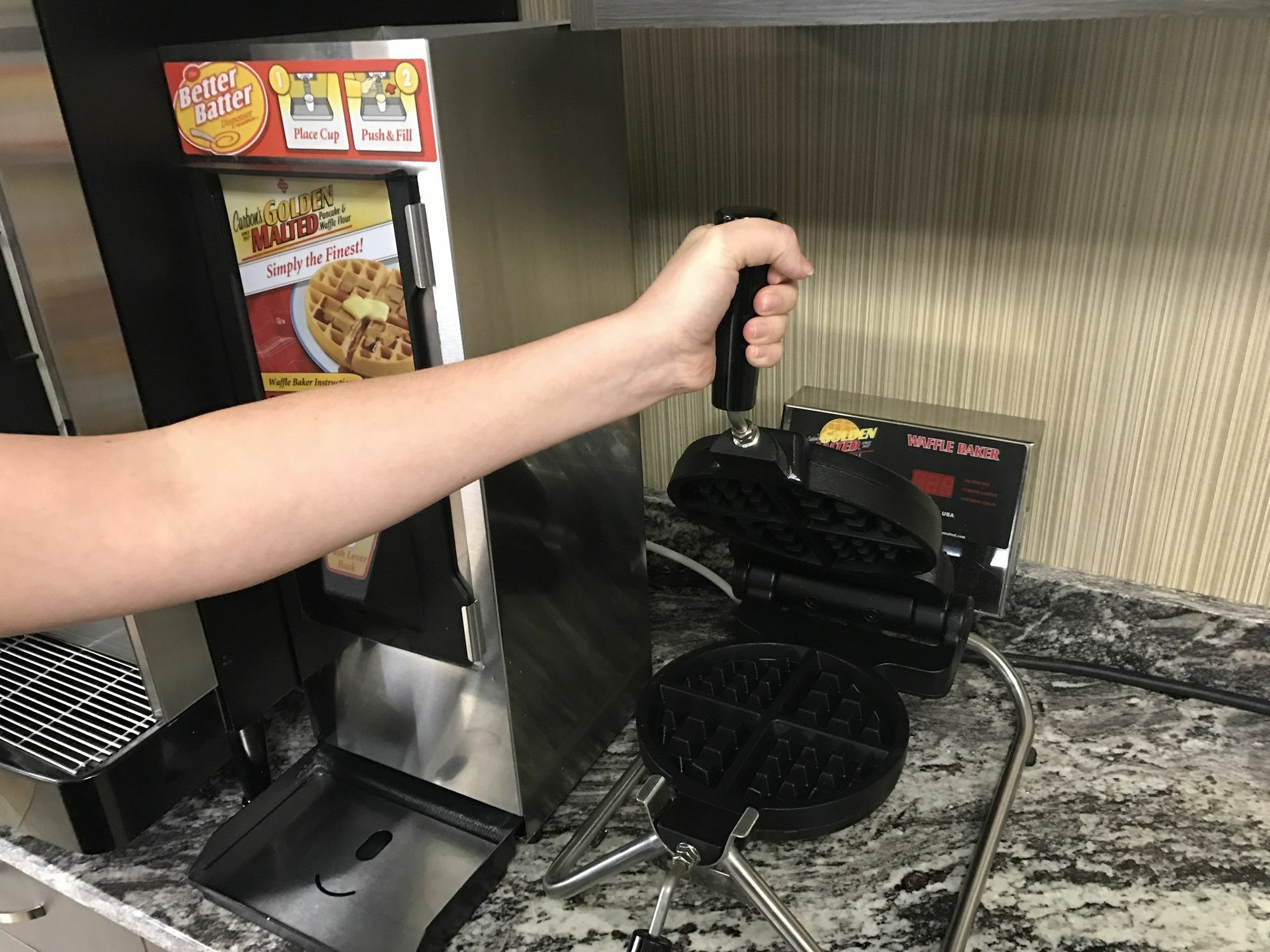 Super 8 By Wyndham Grand Forks Hotell Exteriör bild