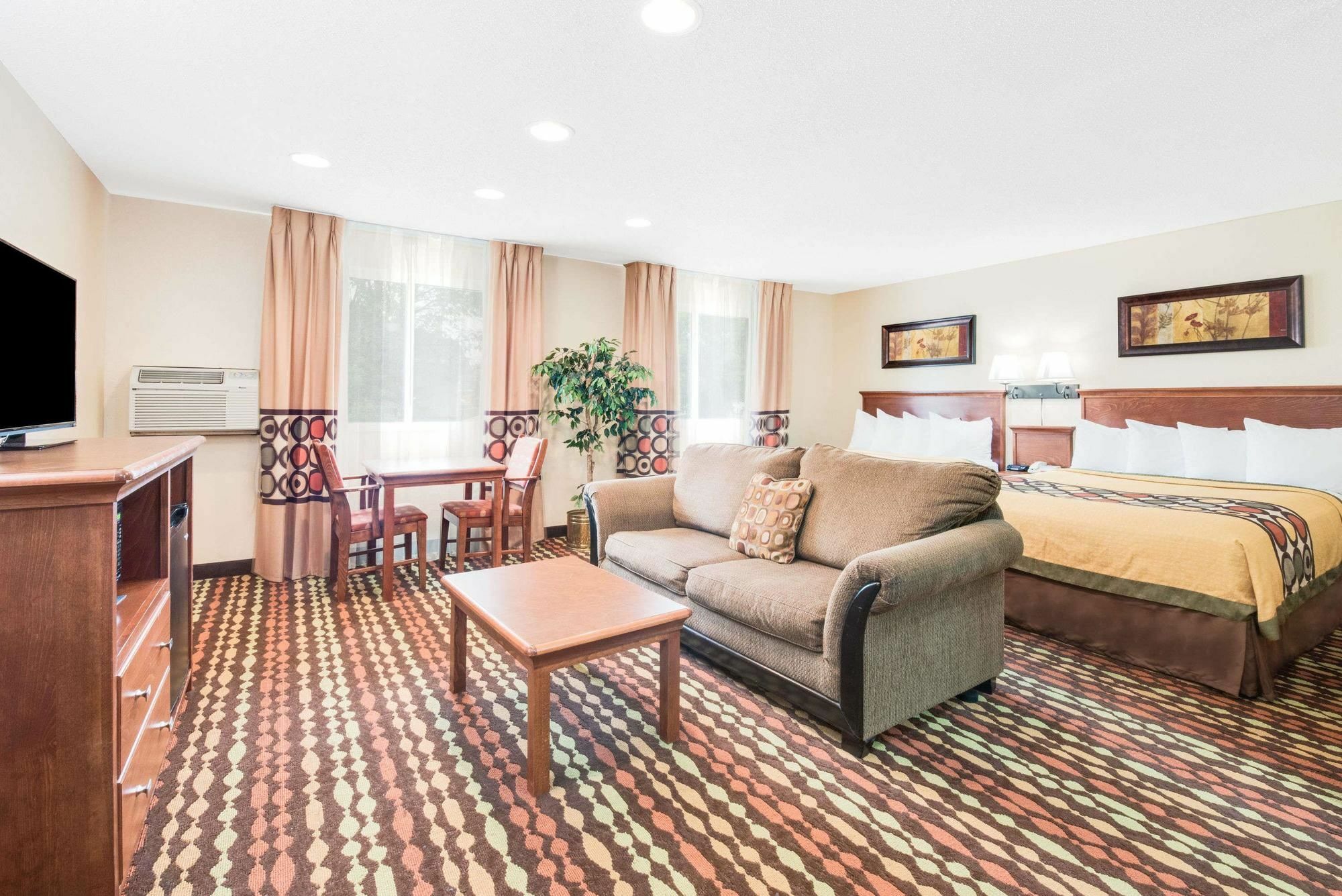 Super 8 By Wyndham Grand Forks Hotell Exteriör bild